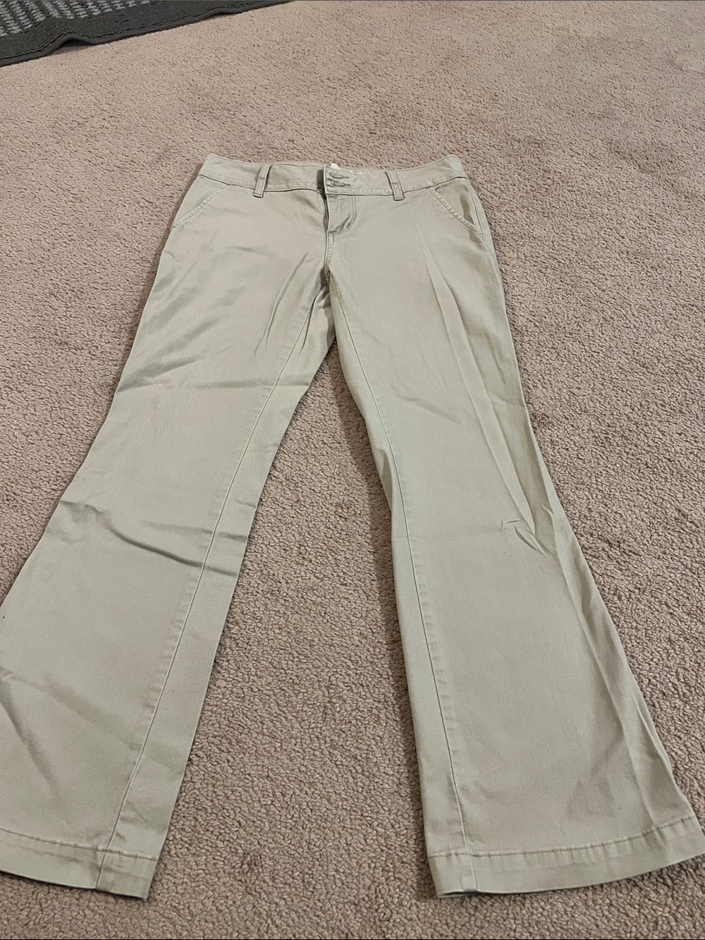 Arizona Jean Company women’s khaki tan pants size 7 short